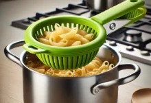 Kitchen Gizmo Snap N' Strain - Silicone Pasta Strainer Clip-On for Pots and Pans